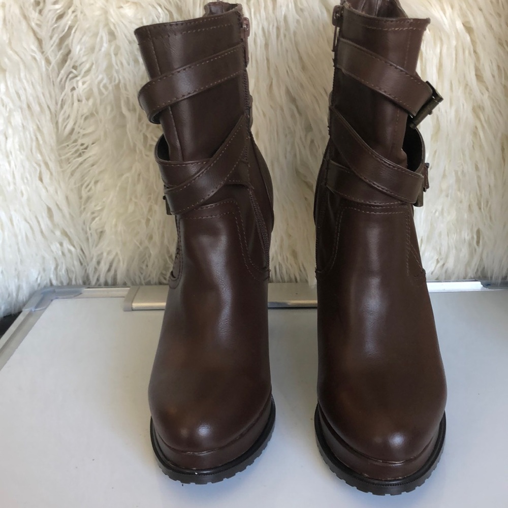 Brown Madden girl size 8 NWOT